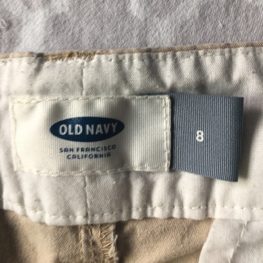 Old Navy khaki shorts - Picture 5 of 6